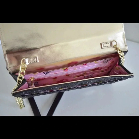 Betsy Johnson cross body bag - Picture 5 of 7